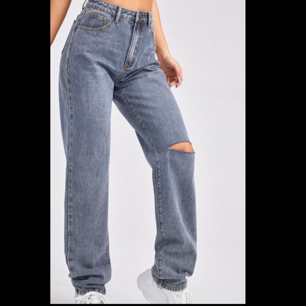 💙👖 High Waist Pocket Ripped straight jean.